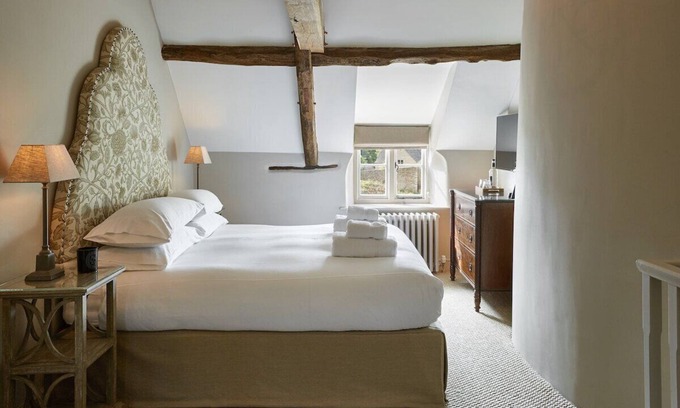 Southrop Cottage | Luxury Cottage Stay | Beautiful Cotswold Village