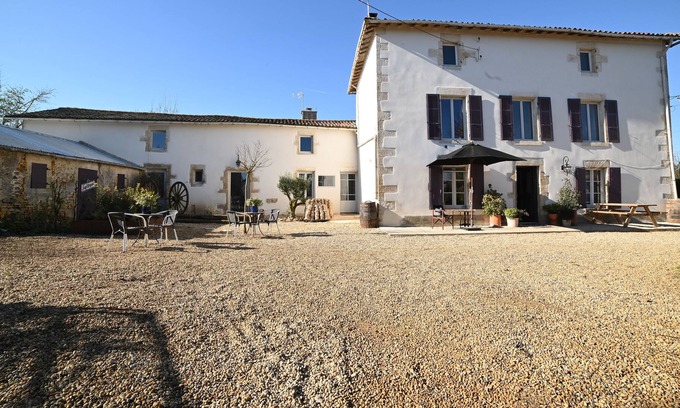 La Mothe-Saint-Heray Villa | Luxury country house in Deux-Sevres