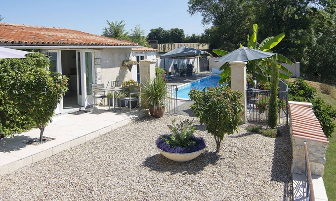 Saint-Severin Cottage | Luxury couples gite near Aubeterre Sur Dronne, South West France
