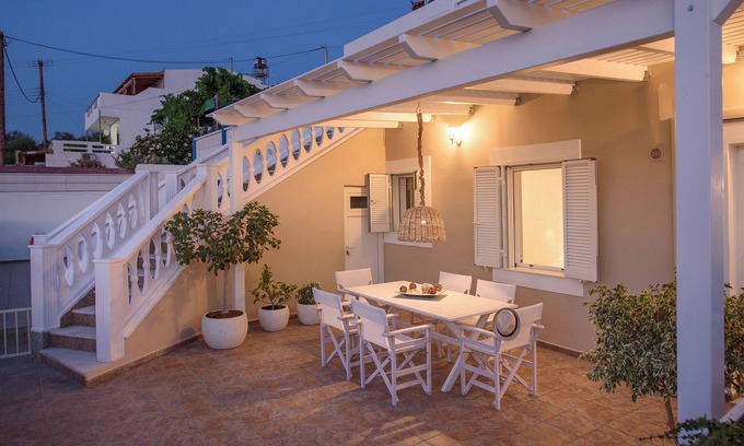 Neo Kalamaki House | Luxury Designed House in crete near to the beach