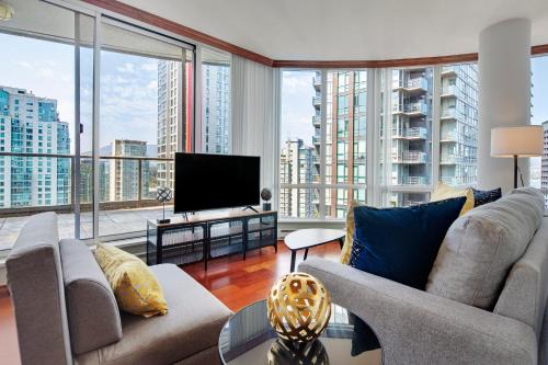 Coal Harbour Apartment | Luxury Designer 2BD Apartment In The Heart Of Downtown
