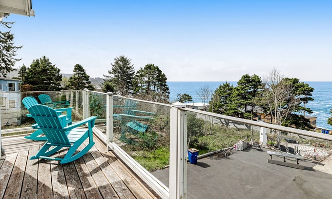 Depoe Bay House | Luxury, Dog-Friendly Home w/Ocean Views, Gas Fireplace, Jetted Tub, Deck