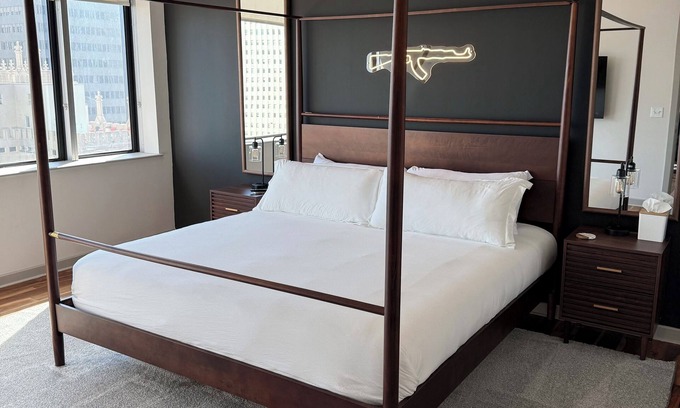 Downtown Dallas Apartment | Luxury Downtown Dallas 17th Floor High-Rise, City View, Pool, Gym & Free Parking