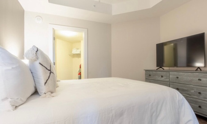 Plantation Apartment | Luxury Downtown Fort Lauderdale Beach