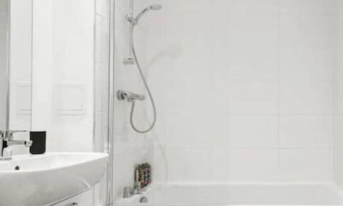 Stevenage Apartment | Luxury Eco Super King Apartment w/ Large Balcony