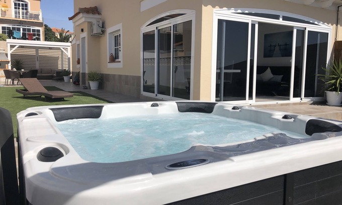 Caleta de Fuste Villa | Luxury modern 3 bed villa sleeps upto 5