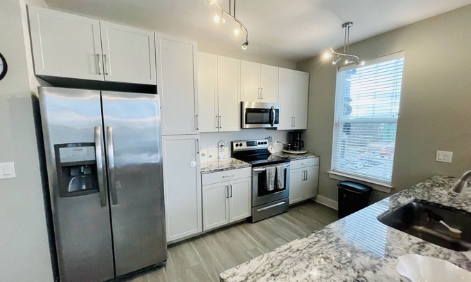 King of Prussia Apartment | Luxury Escape: 3 Bed 2 Bath Oasis in Vibrant King of Prussia