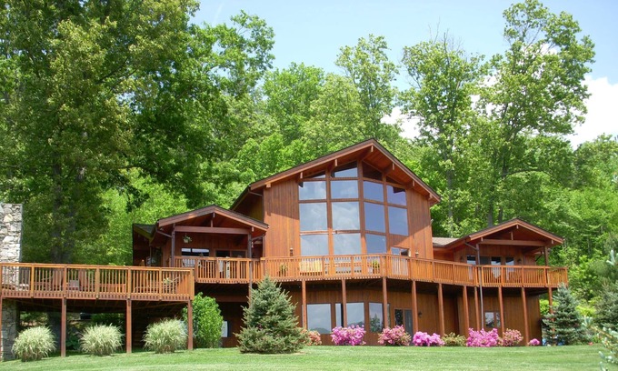 Clyde House | Luxury Estate on 5 Acres