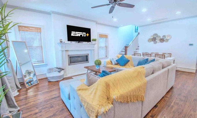 Greenland Hills House | Luxury Executive Home - 300 yds from Katy Trail