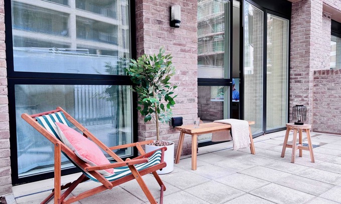 Stratford Apartment | Luxury Family Stay, Near Westfield