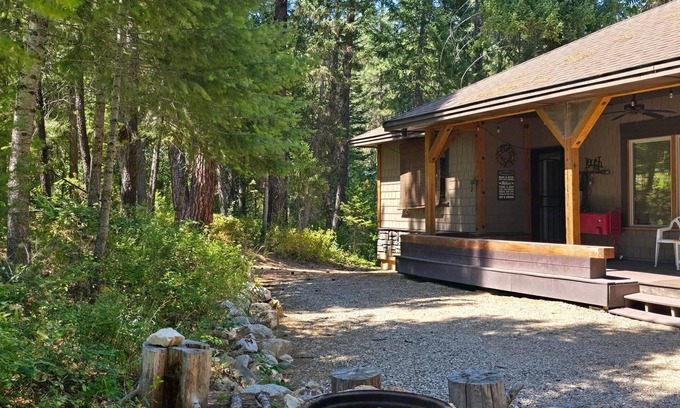 Garden Valley Cabin | Luxury Golf Course Cabin - 4BR, 3BA, Game Room & Firepit