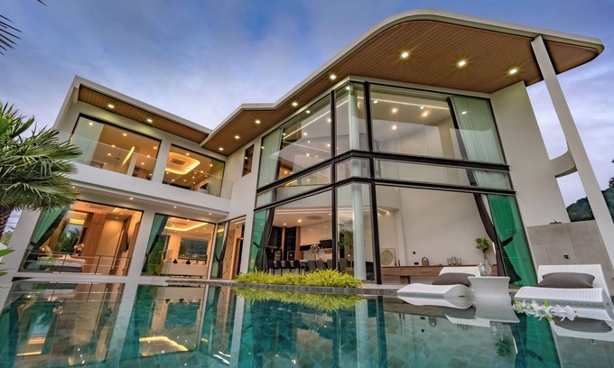 Kathu Villa | Luxury Golfside Villa near Patong - Villa Priva