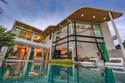 Kathu Villa | Luxury Golfside Villa near Patong - Villa Priva