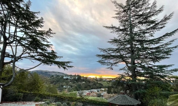 Noble Cottage | Luxury Guest Suite with Private entrance in San Jose.