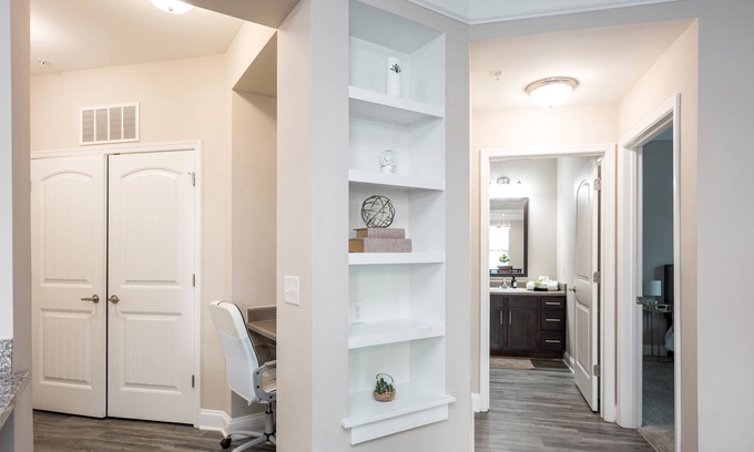 Morrisville Apartment | LUXURY HIDDEN GEM- MINUTES FROM RDU/ UNC /DUKE UNIVERSITY HOSPITAL l POOL