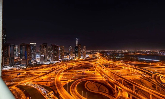Jabal Ali 2 Apartment | Luxury High Floor Condo in Marinamw Rooftop Pool