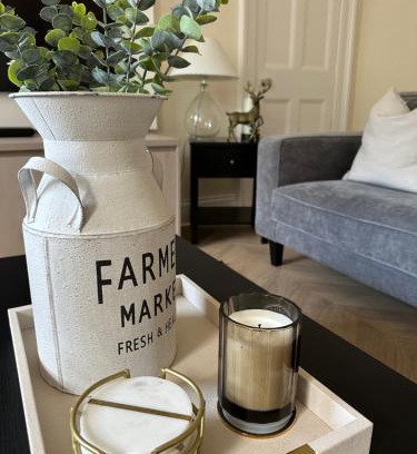 Moffat Apartment | Luxury High Street Apartment