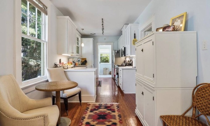 Audubon House | Luxury home in quiet residential neighborhood