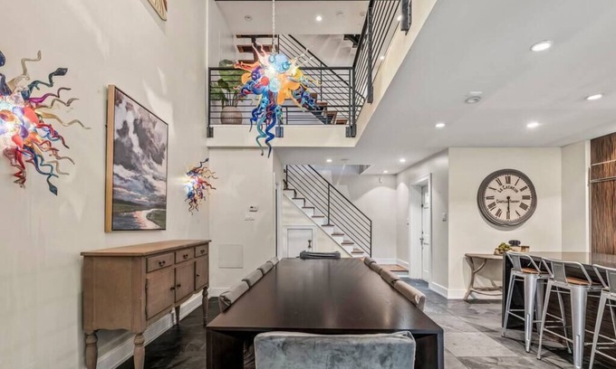 Old City House | Luxury Home | Old City | Hosted StayRafa | Parking