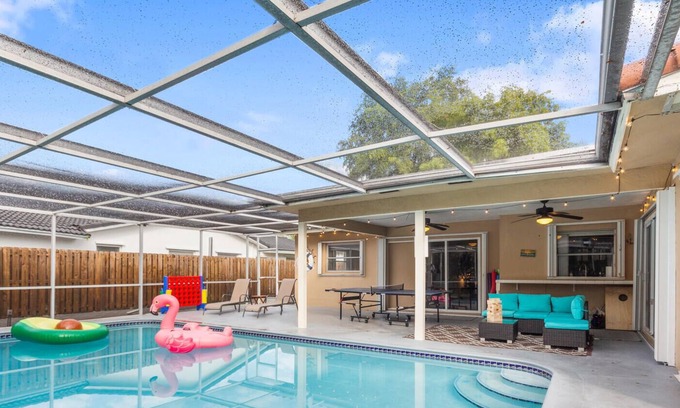 Coral Springs House | Luxury Home | Pool | Arcade | Pompano Beach | Wifi