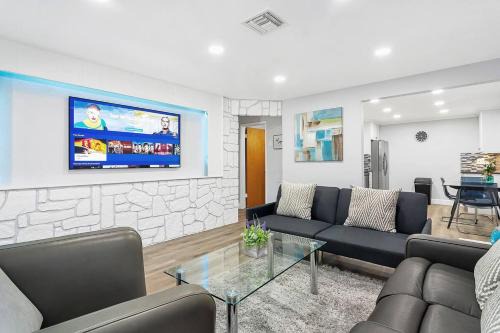Hollywood House | Luxury Home