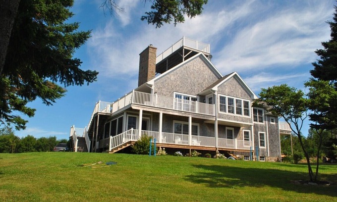 Tracadie House | LUXURY HOME WITH GUEST HOUSE ON ACADIAN ISLAND ESTATE