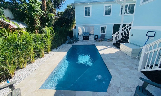 Pass-a-Grille House | Luxury Key West Style Home & Guest Home Historic Pass-A-Grille Beach Pool BBQ