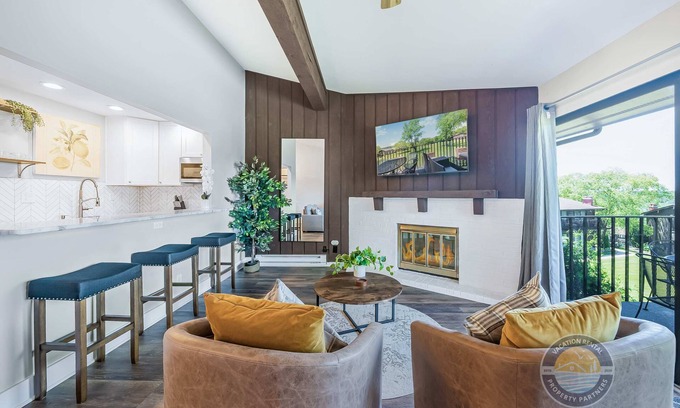Lake Geneva Condo | Luxury Lake Geneva Condo with Patio