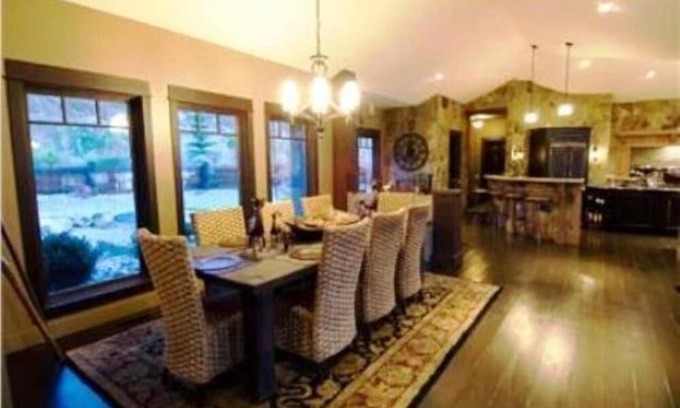 Central Okanagan House | Luxury Lake Home Retreat - Lake Country, Bc