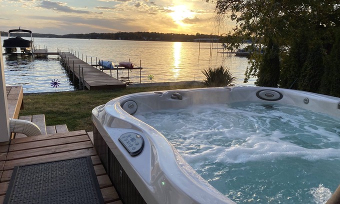 Sturgis House | Luxury lake house on amazing Klinger Lake