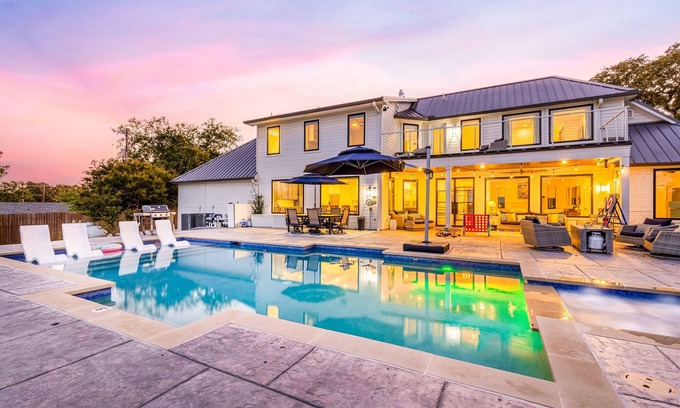 Azle House | Luxury Lakefront | Hot Tub, Pool & Chef’s Kitchen!