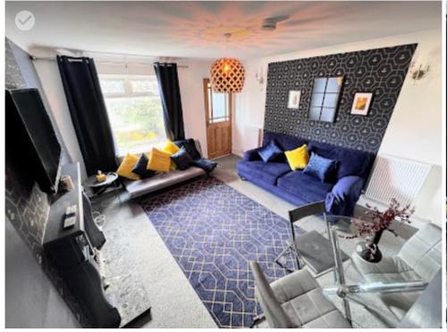 Fordwich House | Luxury Living in Canterbury with Hot Tub and Parking