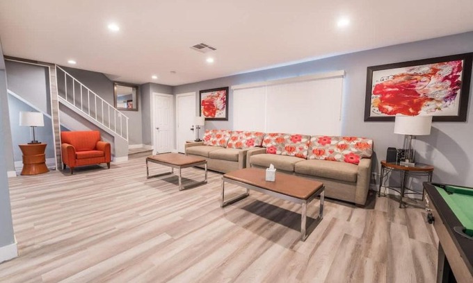 Sunrise Manor House | Luxury Living Just Steps from the Strip