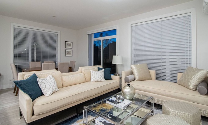 Mill Lake Apartment | Luxury Living near the LAKE