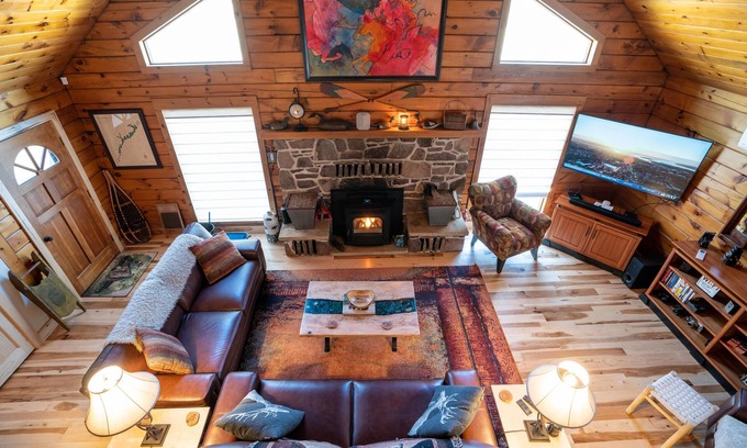 Alexandria House | Luxury Lodge Near Raystown Lake