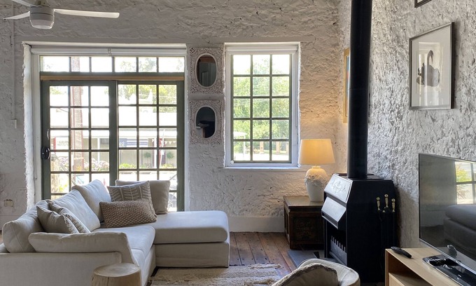 Upper Wakefield House | Luxury loft style apartment in the heart of historic Auburn