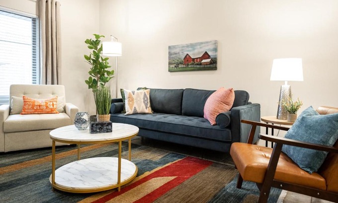 North by Northwest House | Luxury Lubbock Home Retreat near Texas Tech