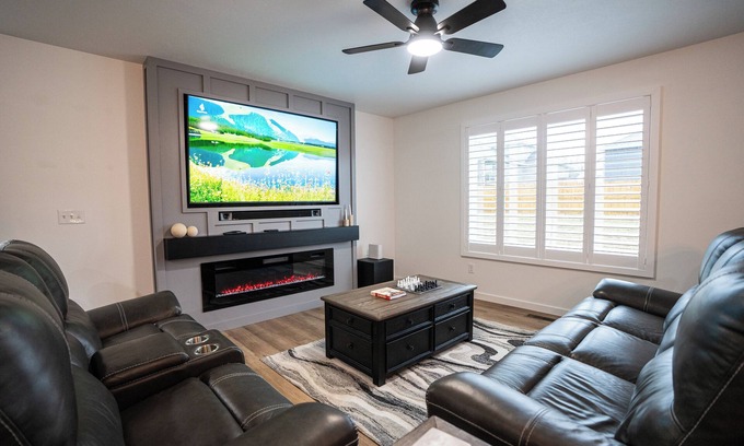 Brookline Station House | Luxury Modern Farmhouse 3BR:Massage Chair-SmartTV