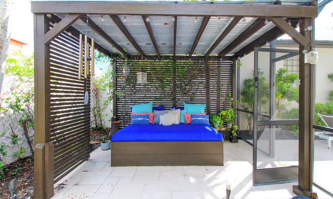 Naples Park House | LUXURY MODERN ZEN RETREAT IN NAPLES PARK, WALK TO THE BEACH,4BR/4BA PRIVATE POOL