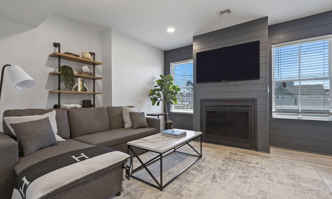 Mystic - New London Apartment | Luxury Mystic Apartment “0.8 miles from downtown mystic”