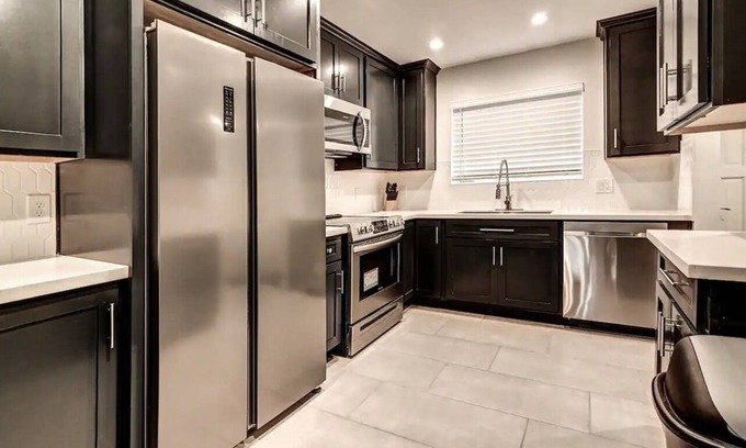 Fashion Square House | Luxury Old Town Scottsdale Townhome by Fashion Square Heated Pool BBQs Walkable