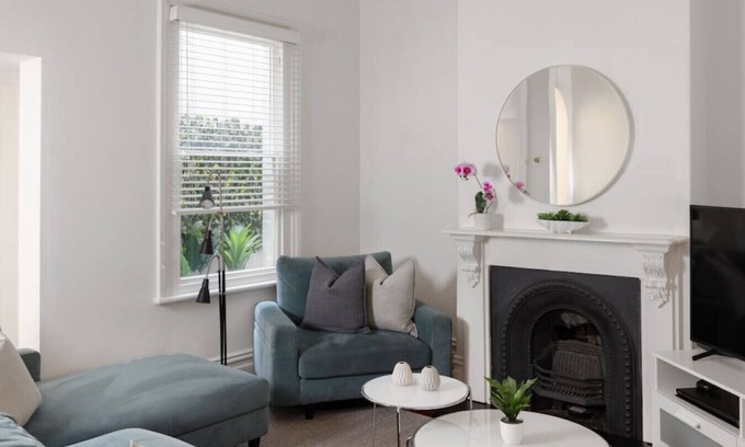 Carlton House | Luxury On Lygon, Victorian Terrace