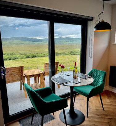 Glengrasco House | Luxury One Bedroom Cabin - Heatherbank Cabin
