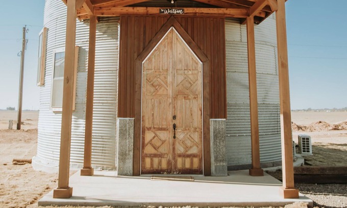 Lubbock Cottage | Luxury One-Room Silo Suite