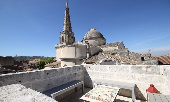 St.-Remy-de-Provence Apartment | Luxury penthouse apartment in centre of St Rémy with amazing views from terrace