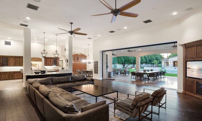 Camelback Country Estates House | Luxury Paradise Valley Villa - Pool, Sand Volleyball & Outdoor Cabana