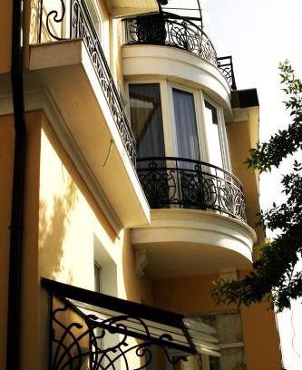 Veliko Tarnovo Center Apartment | Luxury Private House in City Center