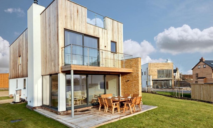 Holworth House | Luxury property with access into Spa on a nature reserve Beaumont Village 14