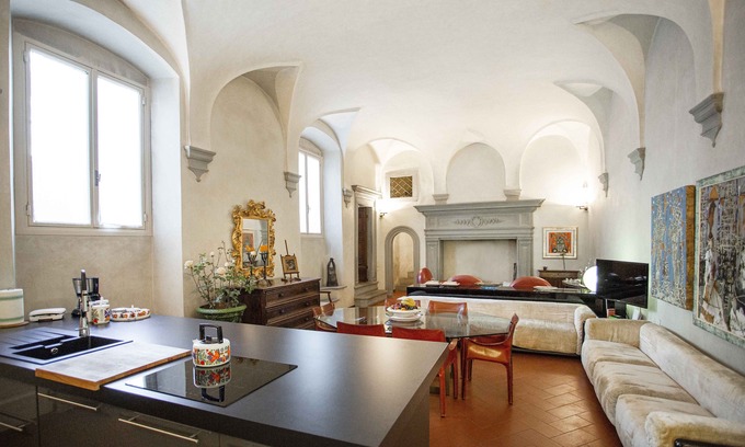 Santa Croce Apartment | Luxury Renaissance Palace