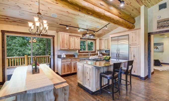 Missoula County House | Luxury Rental On The Banks Of The Bitterroot River